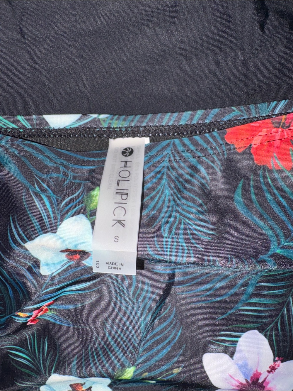 Black Floral-Trim Short-Sleeve Swim Set - Black - Picture 3 of 5